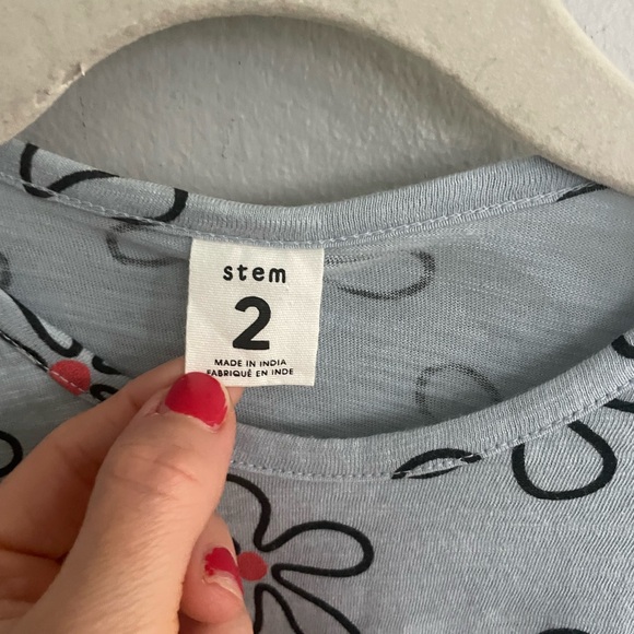 Stem by Nordstrom Toddler Girls Size 2 Blue Daisy Floral Print Romper - Picture 7 of 10